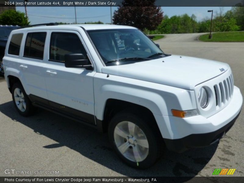 Bright White / Dark Slate Gray 2014 Jeep Patriot Latitude 4x4
