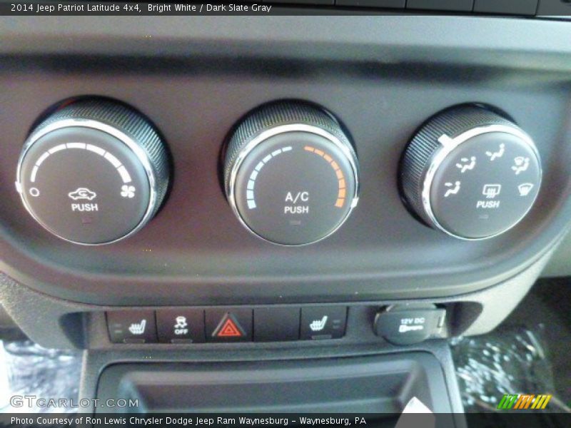 Bright White / Dark Slate Gray 2014 Jeep Patriot Latitude 4x4