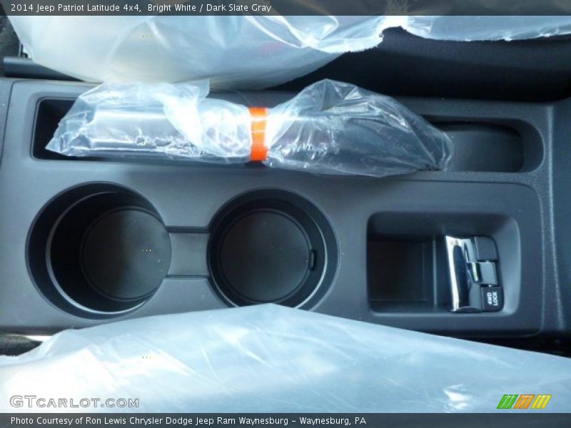 Bright White / Dark Slate Gray 2014 Jeep Patriot Latitude 4x4