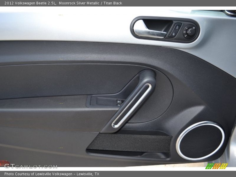 Moonrock Silver Metallic / Titan Black 2012 Volkswagen Beetle 2.5L