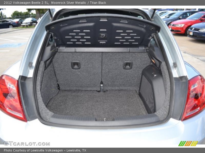 Moonrock Silver Metallic / Titan Black 2012 Volkswagen Beetle 2.5L