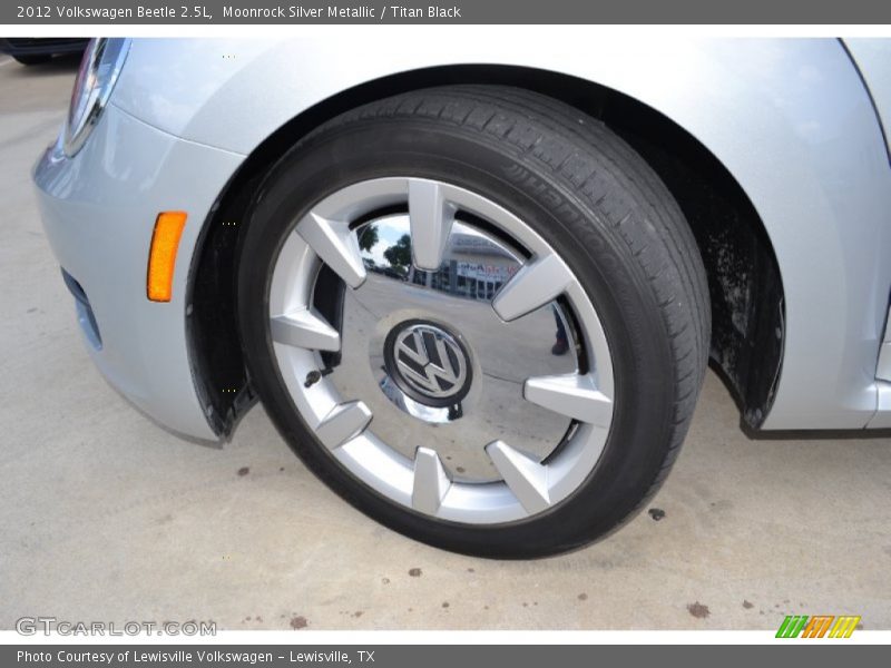 Moonrock Silver Metallic / Titan Black 2012 Volkswagen Beetle 2.5L
