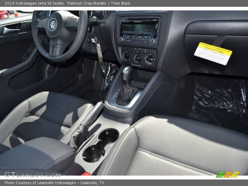 Platinum Gray Metallic / Titan Black 2014 Volkswagen Jetta SE Sedan