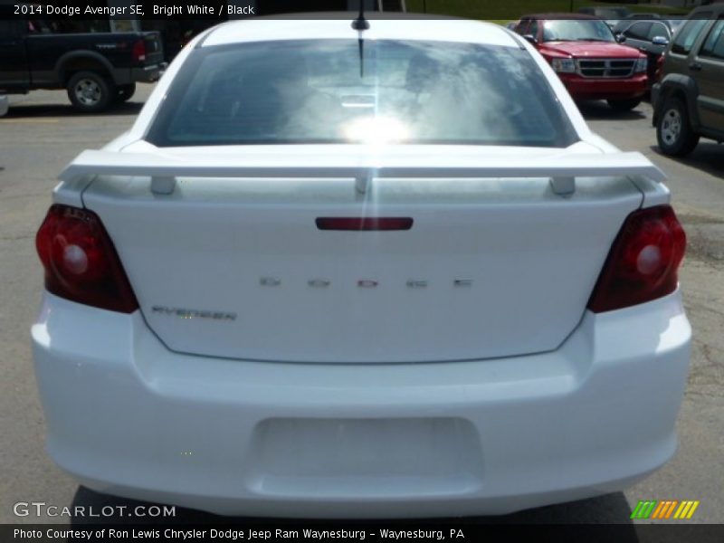 Bright White / Black 2014 Dodge Avenger SE