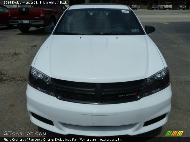 Bright White / Black 2014 Dodge Avenger SE