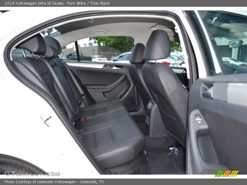 Pure White / Titan Black 2014 Volkswagen Jetta SE Sedan