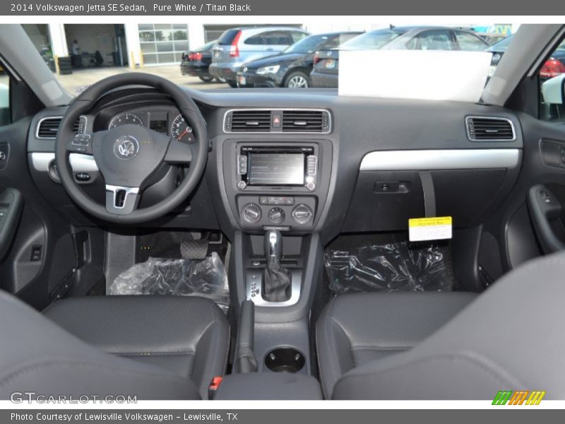 Pure White / Titan Black 2014 Volkswagen Jetta SE Sedan
