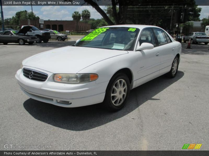 Bright White / Medium Gray 1998 Buick Regal LS