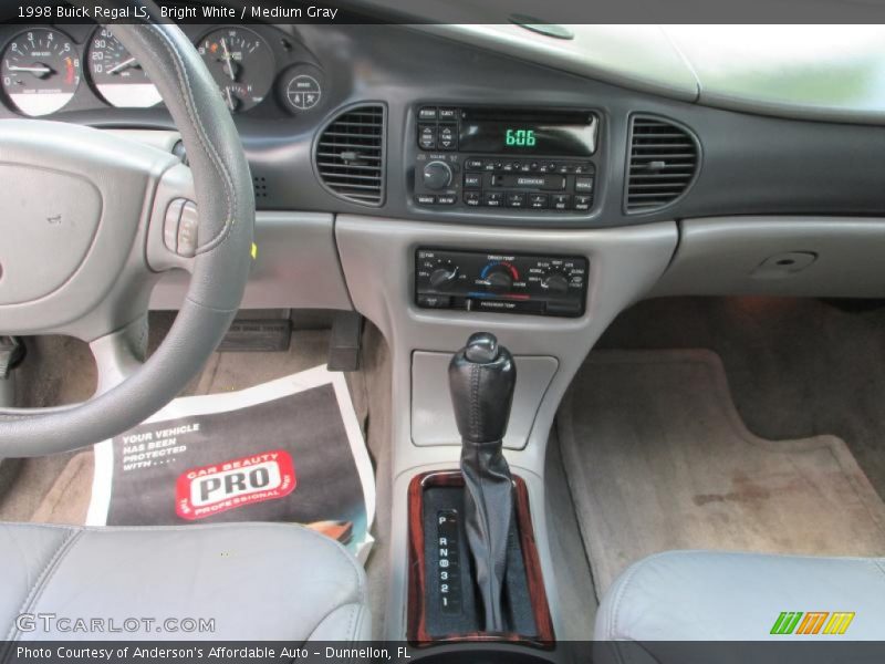 Bright White / Medium Gray 1998 Buick Regal LS