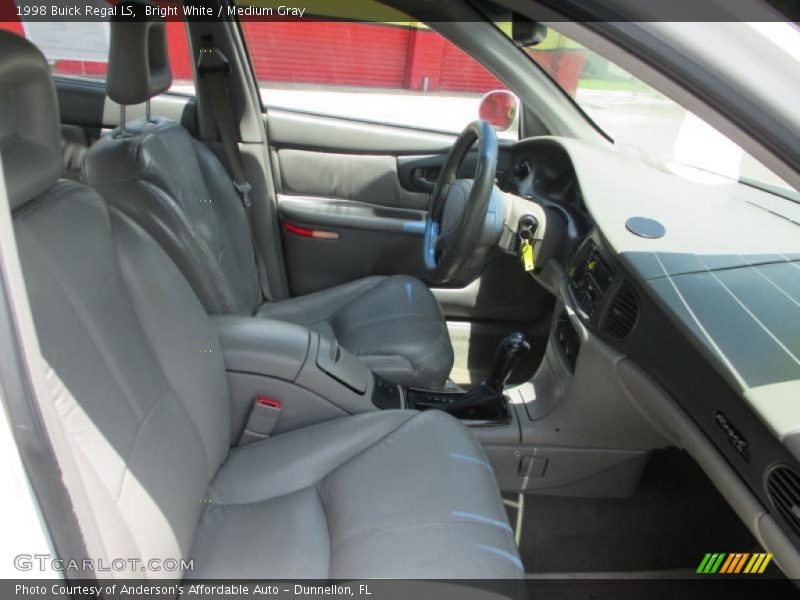 Bright White / Medium Gray 1998 Buick Regal LS