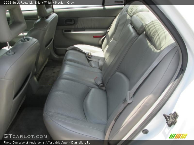 Bright White / Medium Gray 1998 Buick Regal LS
