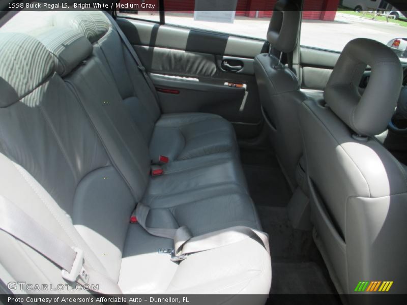 Bright White / Medium Gray 1998 Buick Regal LS