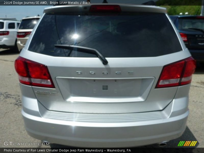 Bright Silver Metallic / Black 2014 Dodge Journey SE AWD