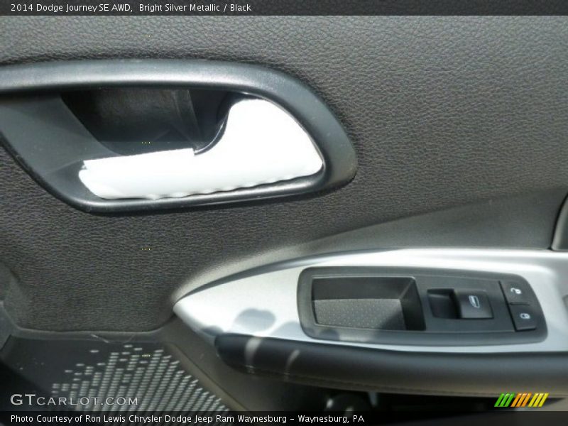 Bright Silver Metallic / Black 2014 Dodge Journey SE AWD