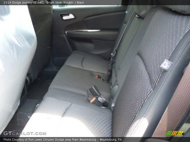 Bright Silver Metallic / Black 2014 Dodge Journey SE AWD