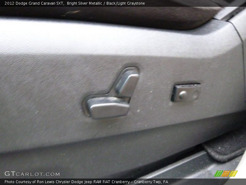 Bright Silver Metallic / Black/Light Graystone 2012 Dodge Grand Caravan SXT