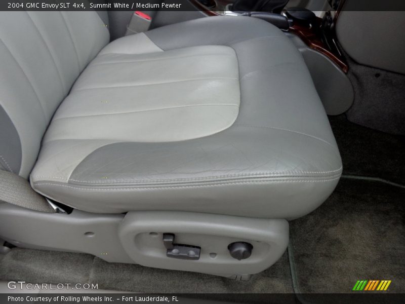 Front Seat of 2004 Envoy SLT 4x4