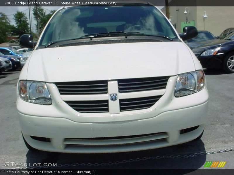 Stone White / Medium Slate Gray 2005 Dodge Grand Caravan SE