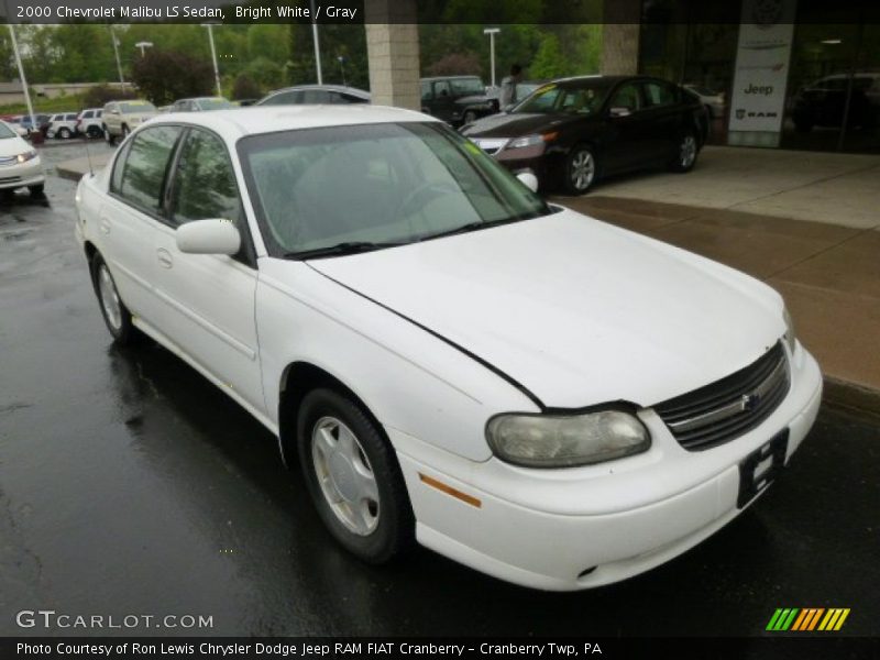 Bright White / Gray 2000 Chevrolet Malibu LS Sedan