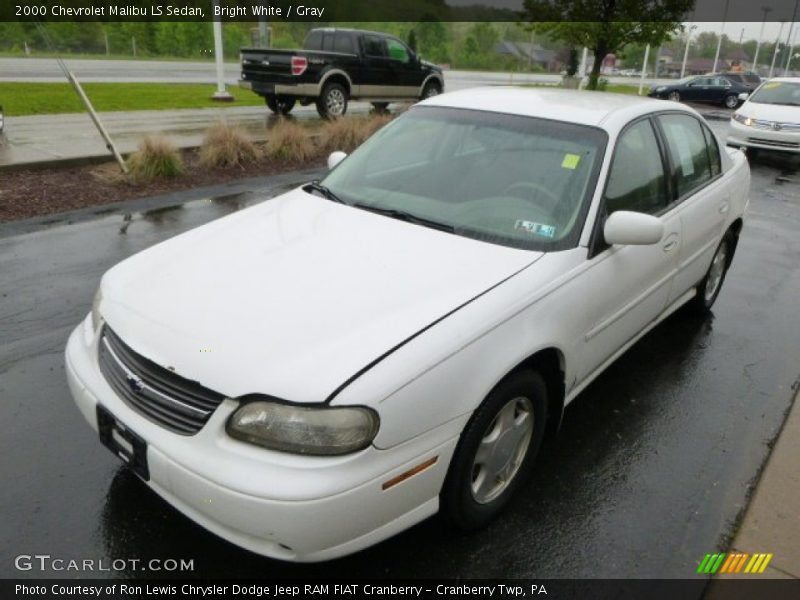 Bright White / Gray 2000 Chevrolet Malibu LS Sedan