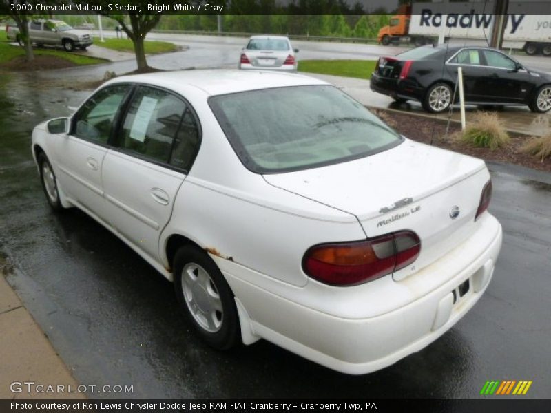 Bright White / Gray 2000 Chevrolet Malibu LS Sedan