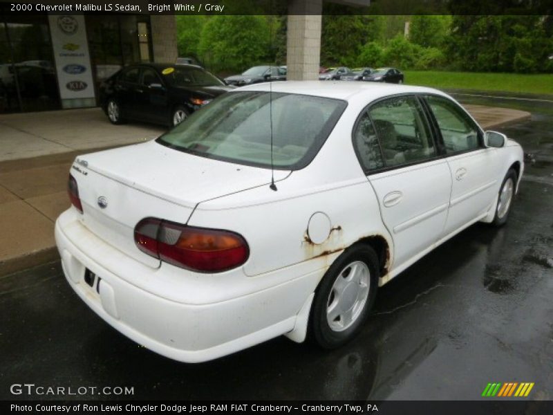 Bright White / Gray 2000 Chevrolet Malibu LS Sedan