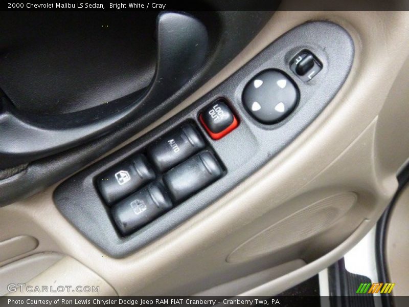 Bright White / Gray 2000 Chevrolet Malibu LS Sedan