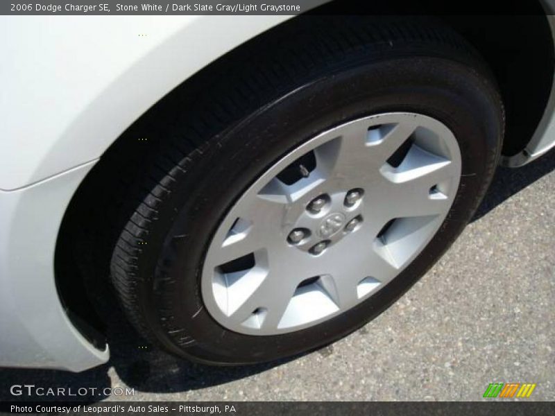 Stone White / Dark Slate Gray/Light Graystone 2006 Dodge Charger SE