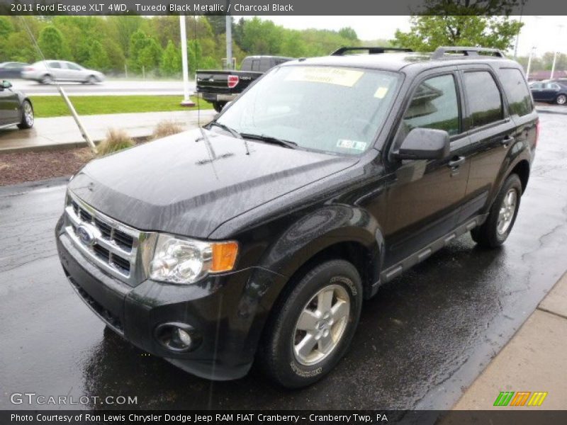 Tuxedo Black Metallic / Charcoal Black 2011 Ford Escape XLT 4WD