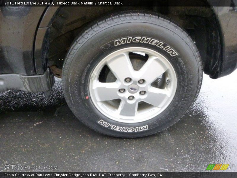 Tuxedo Black Metallic / Charcoal Black 2011 Ford Escape XLT 4WD