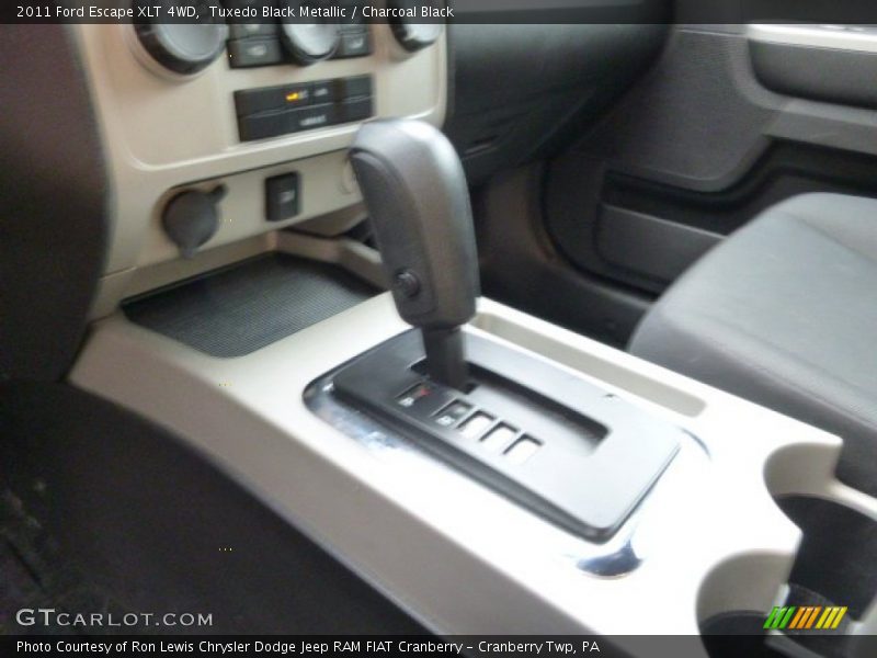 Tuxedo Black Metallic / Charcoal Black 2011 Ford Escape XLT 4WD
