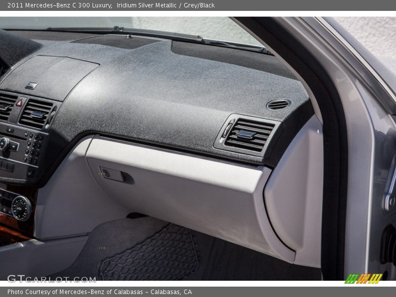 Iridium Silver Metallic / Grey/Black 2011 Mercedes-Benz C 300 Luxury