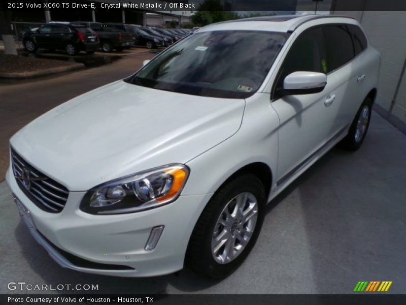 Crystal White Metallic / Off Black 2015 Volvo XC60 T5 Drive-E