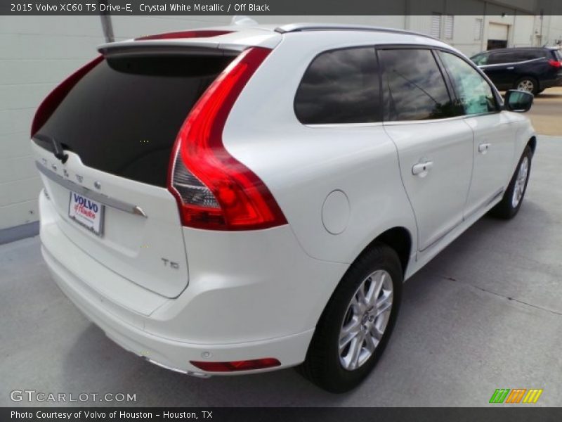 Crystal White Metallic / Off Black 2015 Volvo XC60 T5 Drive-E