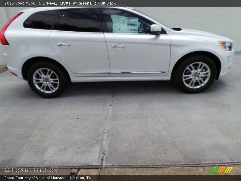 Crystal White Metallic / Off Black 2015 Volvo XC60 T5 Drive-E