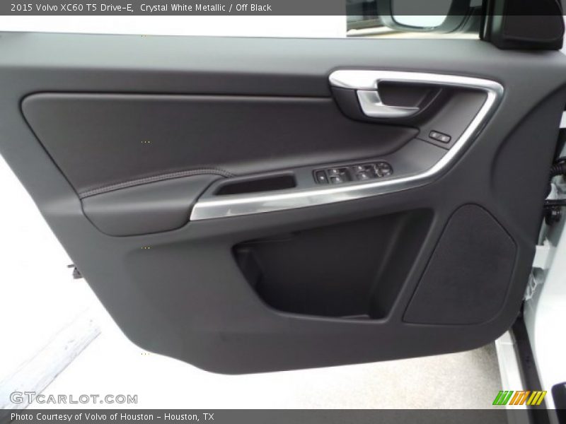 Crystal White Metallic / Off Black 2015 Volvo XC60 T5 Drive-E