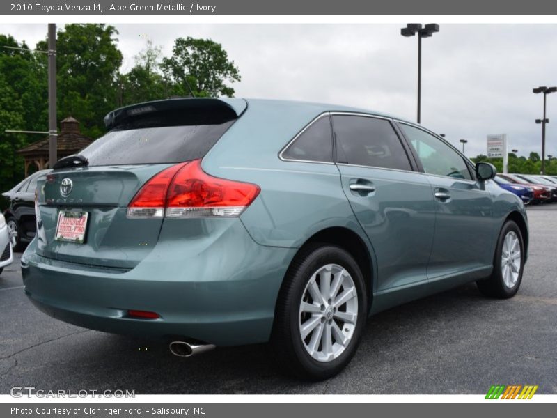 Aloe Green Metallic / Ivory 2010 Toyota Venza I4
