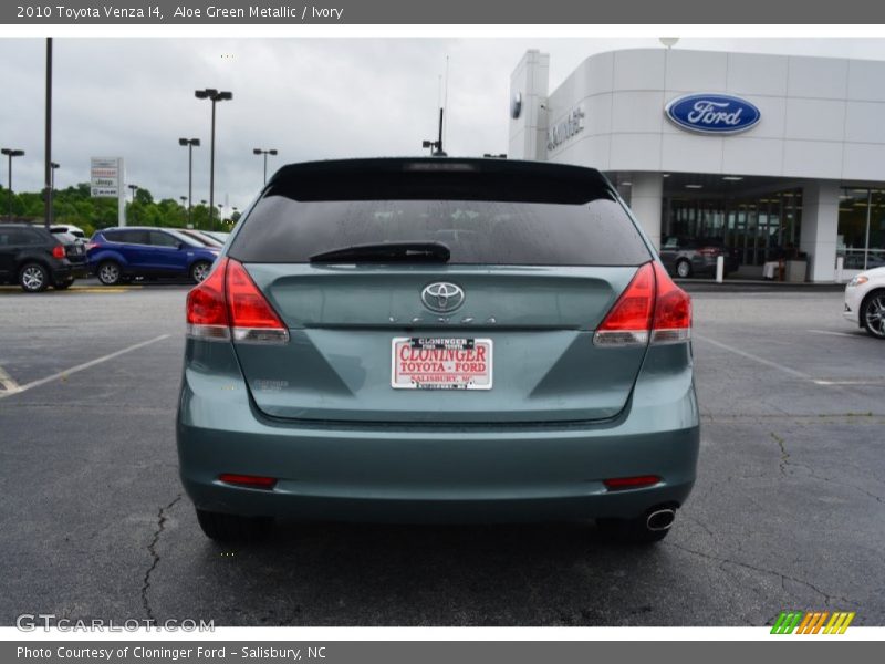 Aloe Green Metallic / Ivory 2010 Toyota Venza I4