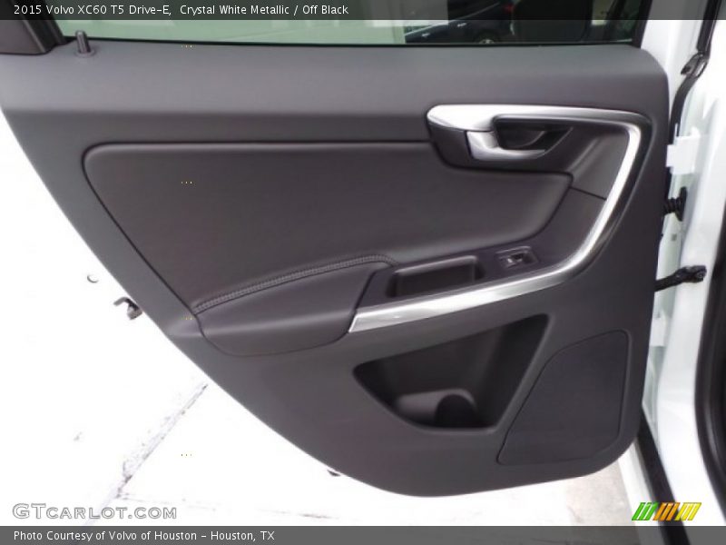 Crystal White Metallic / Off Black 2015 Volvo XC60 T5 Drive-E