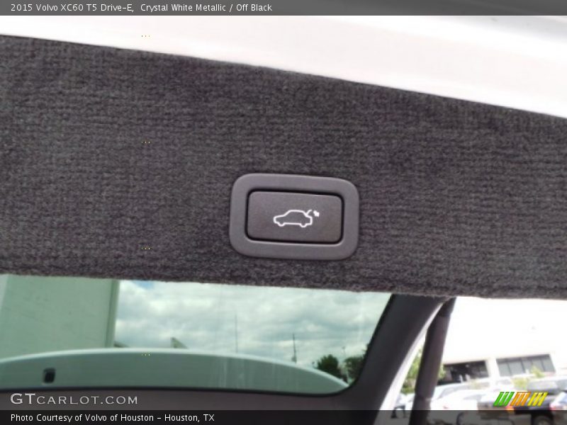 Crystal White Metallic / Off Black 2015 Volvo XC60 T5 Drive-E