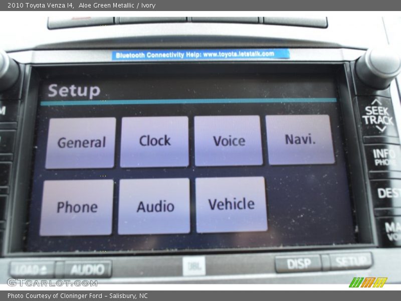 Aloe Green Metallic / Ivory 2010 Toyota Venza I4
