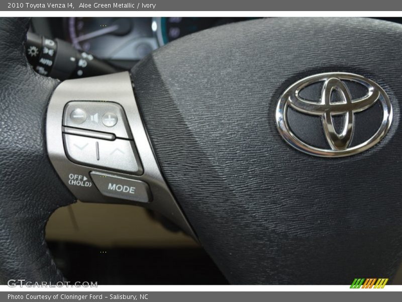 Aloe Green Metallic / Ivory 2010 Toyota Venza I4