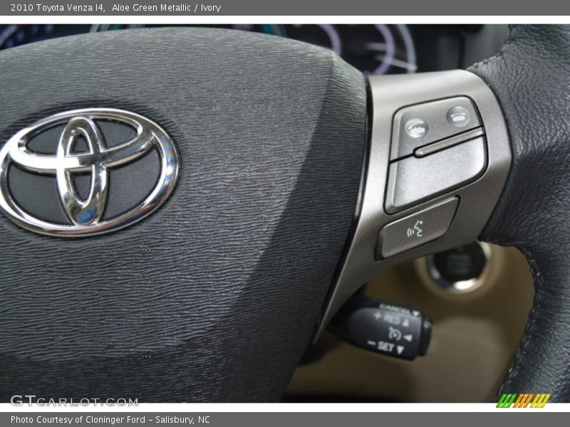 Aloe Green Metallic / Ivory 2010 Toyota Venza I4