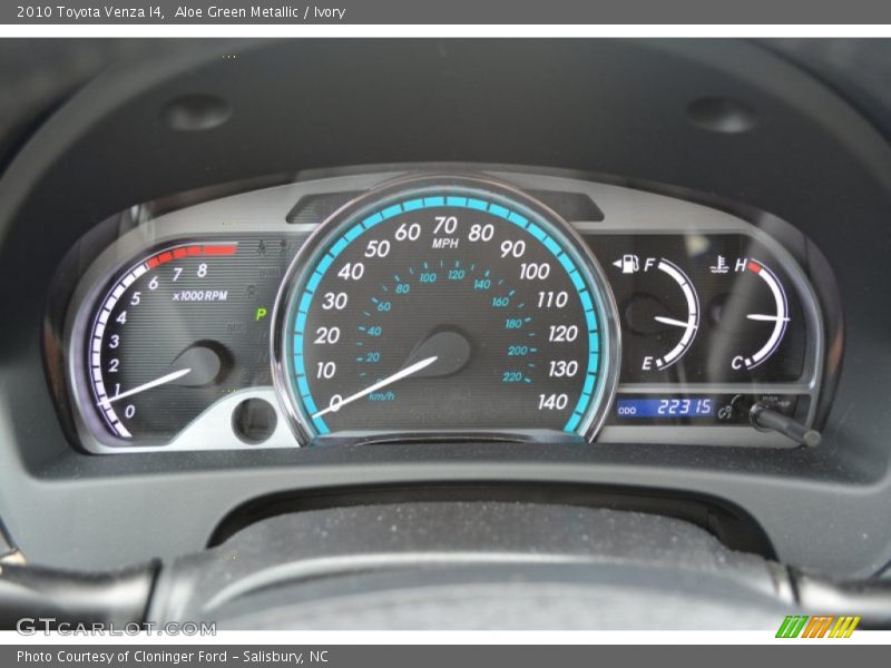 Aloe Green Metallic / Ivory 2010 Toyota Venza I4