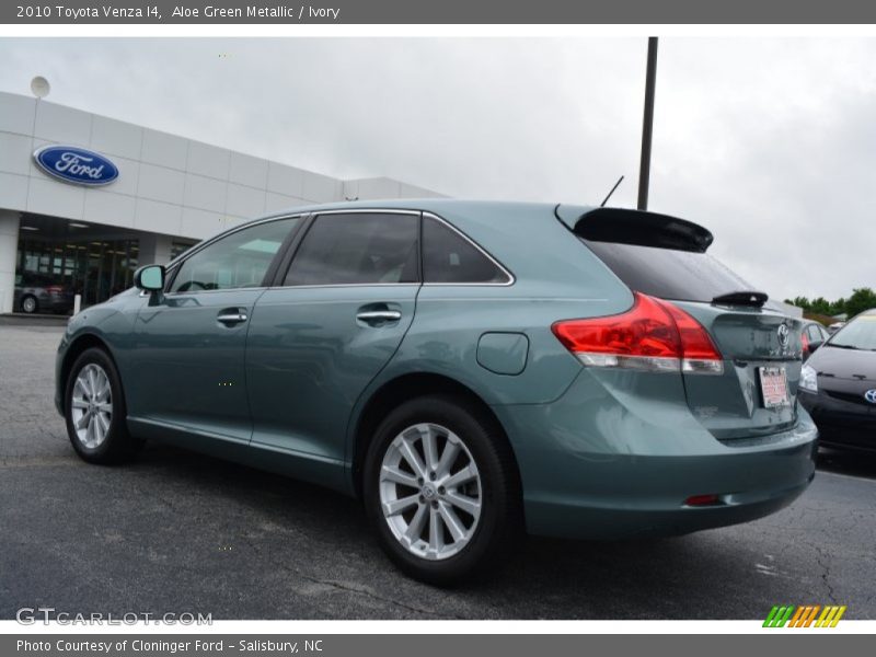 Aloe Green Metallic / Ivory 2010 Toyota Venza I4