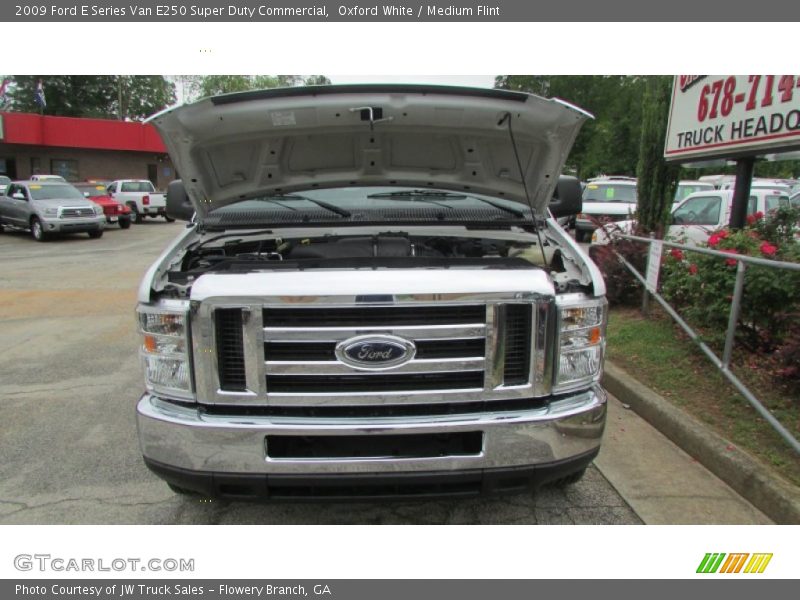 Oxford White / Medium Flint 2009 Ford E Series Van E250 Super Duty Commercial
