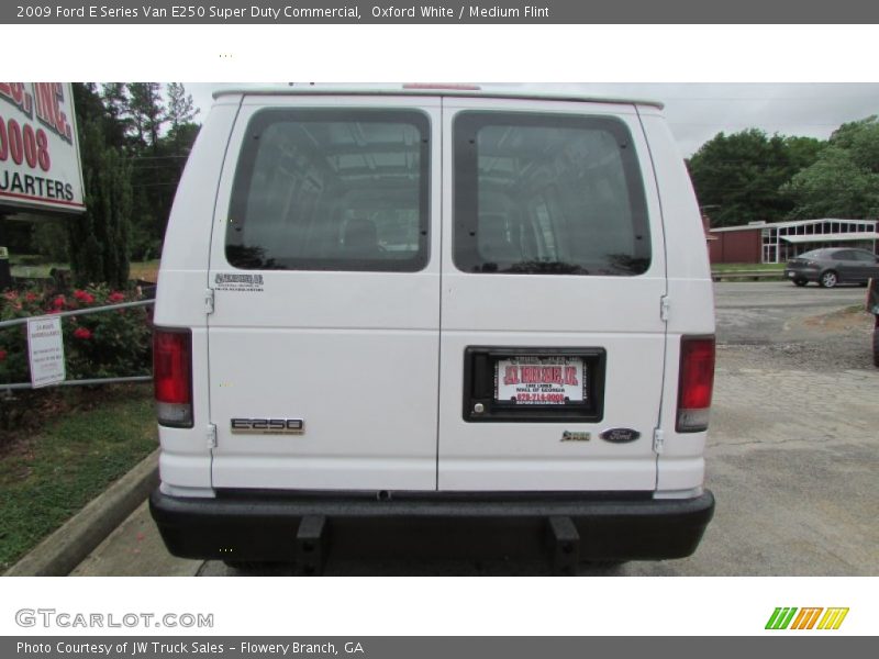 Oxford White / Medium Flint 2009 Ford E Series Van E250 Super Duty Commercial