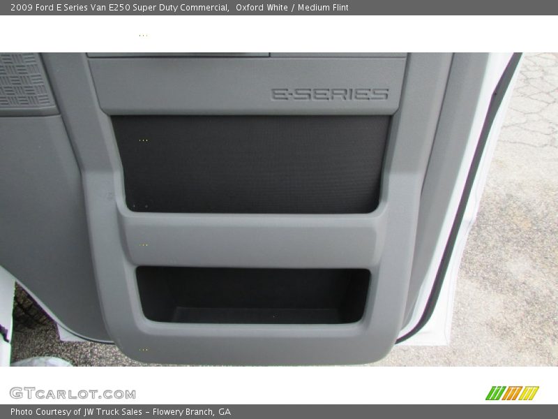Oxford White / Medium Flint 2009 Ford E Series Van E250 Super Duty Commercial