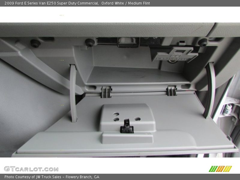 Oxford White / Medium Flint 2009 Ford E Series Van E250 Super Duty Commercial