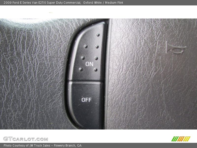 Oxford White / Medium Flint 2009 Ford E Series Van E250 Super Duty Commercial